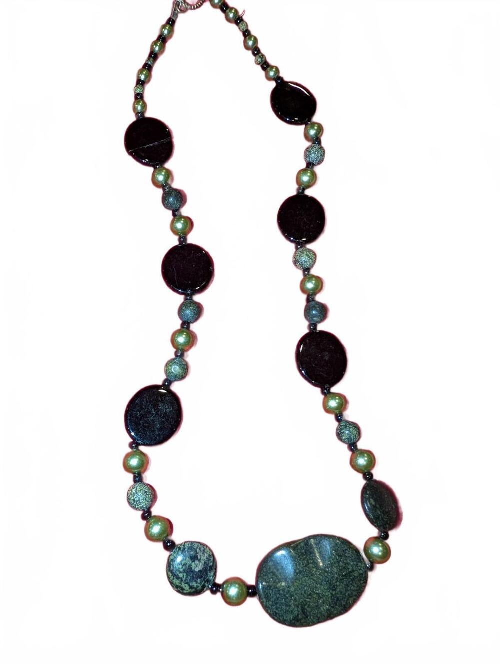 Vintage Green and Black Stone Beaded Necklace one bead is broken
